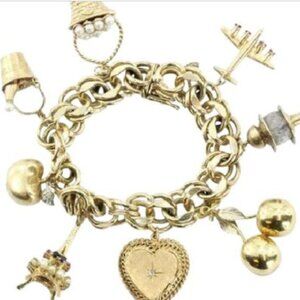 1940s Antique 14 K. Gold Charm Braclet